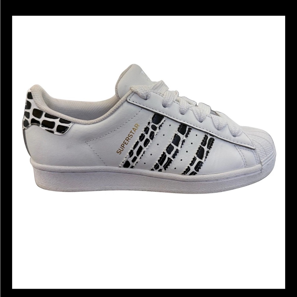 Adidas Superstar Women’s S6 White Black Croc Pattern Classic Shell Toe Sneakers